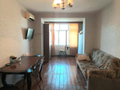 Satılır 2 otaqlı 55 m2 köhnə tikili Həzi Aslanov m.