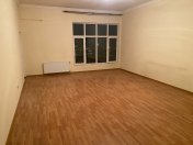 İcarəyə verilir 3 otaqlı 130 m2 ofis Elmlər Akademiyası m.