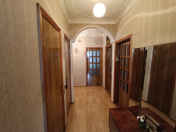 Satılır 3 otaqlı 70 m2 köhnə tikili Bakıxanov