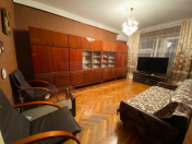 Satılır 4 otaqlı 120 m2 köhnə tikili Xalqlar Dostluğu m.