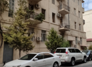 Satılır 2 otaqlı 55 m2 köhnə tikili Axundov bağı