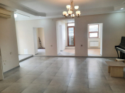 İcarəyə verilir 4 otaqlı 220 m2 ofis Elmlər Akademiyası m.