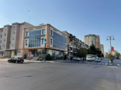 Satılır 8 otaqlı 600 m2 obyekt İnşaatçılar m.