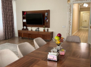 Satılır 4 otaqlı 140 m2 yeni tikili Gənclik m.