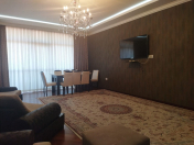 Satılır 3 otaqlı 156 m2 yeni tikili Gənclik m.