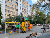 Satılır 4 otaqlı 100 m2 köhnə tikili Gənclik m.