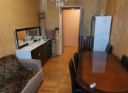 Satılır 3 otaqlı 80 m2 köhnə tikili Xətai r.