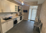 İcarəyə verilir 3 otaqlı 140 m2 yeni tikili Ağ şəhər