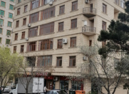 Satılır 3 otaqlı 140 m2 yeni tikili Moskva univermağı