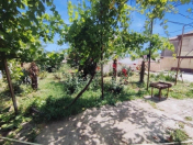 Satılır 2 otaqlı 180 m2 bağ evi Quba