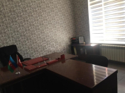 İcarəyə verilir 2 otaqlı 170 m2 ofis Xətai r.