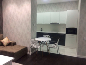 İcarəyə verilir 2 otaqlı 70 m2 yeni tikili 28 May m.