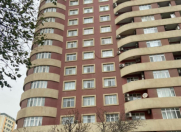 Satılır 4 otaqlı 200 m2 yeni tikili 28 May m.