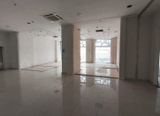 İcarəyə verilir 1 otaqlı 190 m2 obyekt Şah İsmayıl Xətai m.