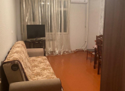 İcarəyə verilir 2 otaqlı 63 m2 köhnə tikili Memar Əcəmi m.