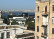 Satılır 4 otaqlı 104 m2 köhnə tikili Sahil