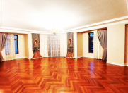 Satılır 4 otaqlı 200 m2 yeni tikili 28 May m.