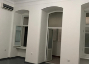 İcarəyə verilir 3 otaqlı 115 m2 obyekt Axundov bağı