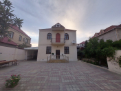 Satılır 7 otaqlı 240 m2 həyət evi Binəqədi