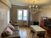 Satılır 3 otaqlı 70 m2 köhnə tikili Qara Qarayev m.