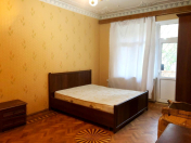 İcarəyə verilir 3 otaqlı 90 m2 köhnə tikili 28 May m.