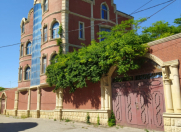 Satılır 9 otaqlı 700 m2 həyət evi Bakıxanov