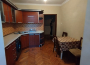 İcarəyə verilir 2 otaqlı 60 m2 köhnə tikili Xalqlar Dostluğu m.