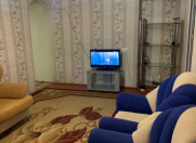 İcarəyə verilir 2 otaqlı 80 m2 köhnə tikili Elmlər Akademiyası m.