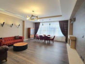 Satılır 3 otaqlı 165 m2 yeni tikili Elmlər Akademiyası m.