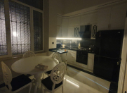 Satılır 3 otaqlı 130 m2 köhnə tikili Park Bulvar