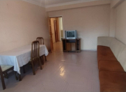 İcarəyə verilir 2 otaqlı 70 m2 köhnə tikili Elmlər Akademiyası m.