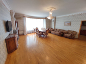 İcarəyə verilir 3 otaqlı 170 m2 yeni tikili 28 May m.