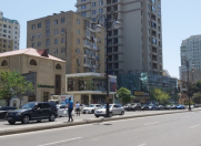 Satılır 1 otaqlı 140 m2 obyekt İnşaatçılar m.