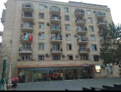 Satılır 3 otaqlı 98 m2 köhnə tikili Nizami m.