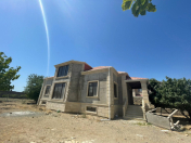 Satılır 4 otaqlı 470 m2 bağ evi Maştağa