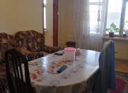 Satılır 4 otaqlı 100 m2 köhnə tikili İnşaatçılar m.