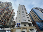 Satılır 4 otaqlı 230 m2 yeni tikili Elmlər Akademiyası m.