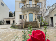 Satılır 7 otaqlı 500 m2 villa 6 mkr