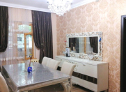 Satılır 5 otaqlı 120 m2 köhnə tikili Xalqlar Dostluğu m.