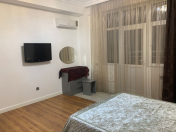 İcarəyə verilir 4 otaqlı 135 m2 yeni tikili Ağ şəhər