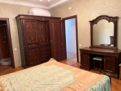 İcarəyə verilir 3 otaqlı 124 m2 yeni tikili Nizami m.