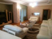 İcarəyə verilir 3 otaqlı 135 m2 yeni tikili Elmlər Akademiyası m.