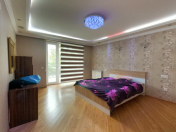 İcarəyə verilir 3 otaqlı 110 m2 köhnə tikili İçəri Şəhər m.