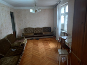 Satılır 2 otaqlı 36 m2 köhnə tikili Elmlər Akademiyası m.