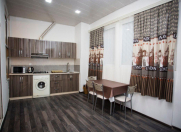 Satılır 4 otaqlı 160 m2 köhnə tikili 28 May m.