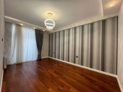 Satılır 4 otaqlı 176 m2 yeni tikili 28 May m.