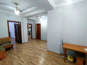 İcarəyə verilir 2 otaqlı 100 m2 yeni tikili Nizami m.