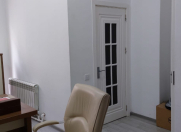 Satılır 3 otaqlı 120 m2 ofis Elmlər Akademiyası m.