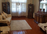 İcarəyə verilir 2 otaqlı 72 m2 köhnə tikili Elmlər Akademiyası m.