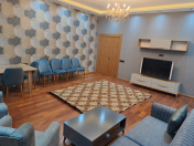 İcarəyə verilir 3 otaqlı 135 m2 yeni tikili Heydər Əliyev sarayı